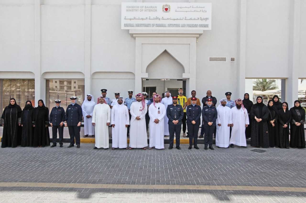 بالتعاون مع النيابة العامة وهيئة تنظيم سوق العمل .. المباحث والأدلة الجنائية تُنظم دورة تدريبية بعنوان (مكافحة الاتجار بالبشر للصفوف الأمامية)<